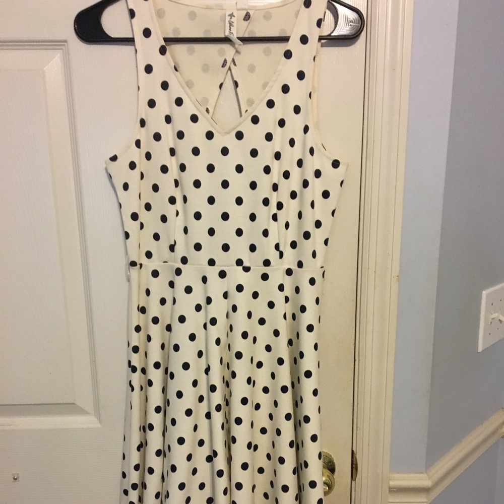 Polka dot mini